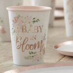 chashi-za-bebeshko-parti-s-nadpis-baby-in-bloom